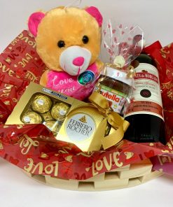 cesta de aniversario com pelucia e vinho