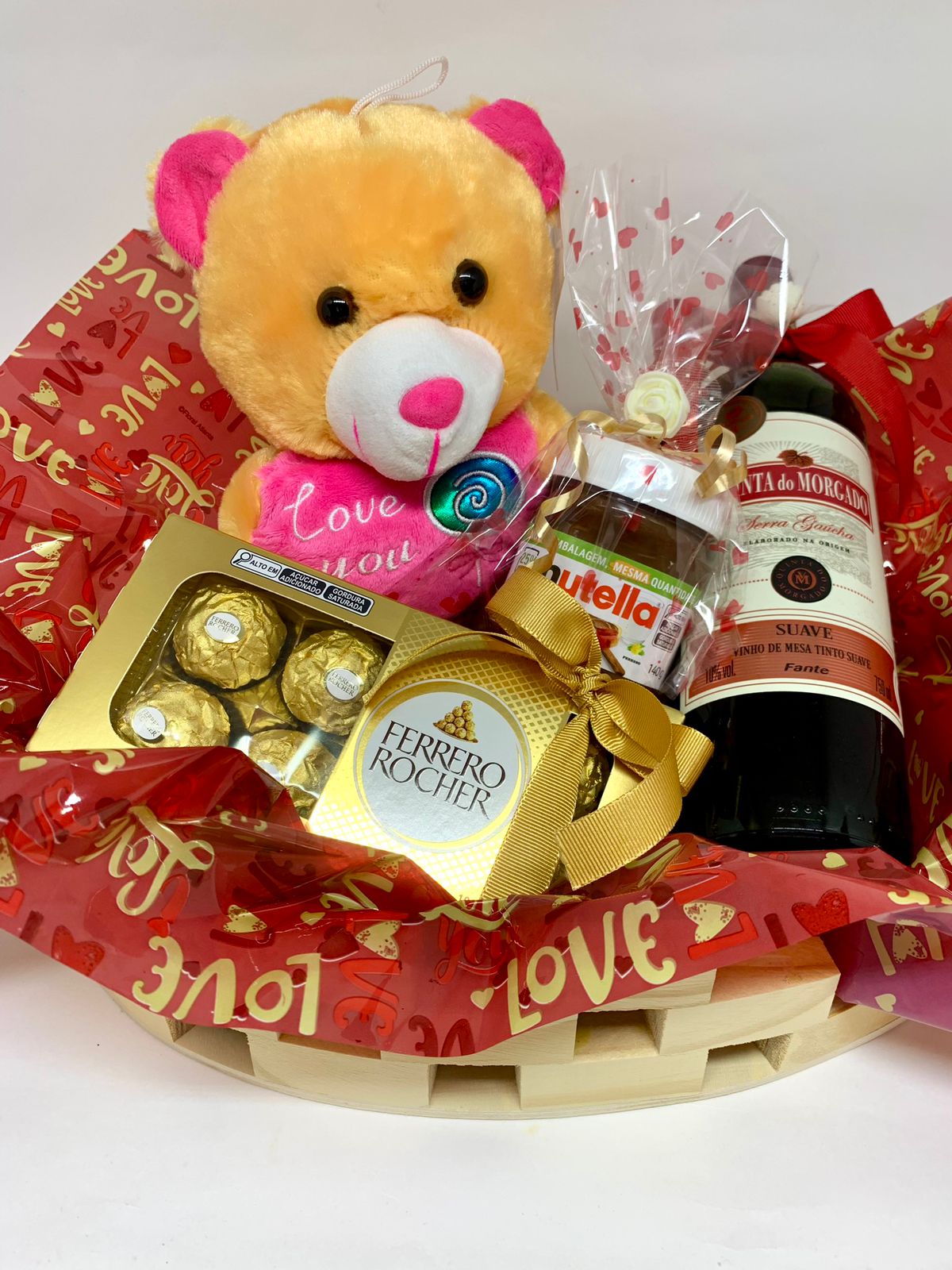 cesta de aniversario com pelucia e vinho